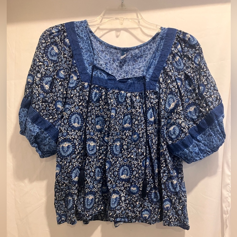 Old Navy - Floral Blue Short top with 1/2 Sleeves